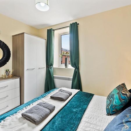 Central Leeds Gem - Parking - Sleeps 6 Apartman Kültér fotó